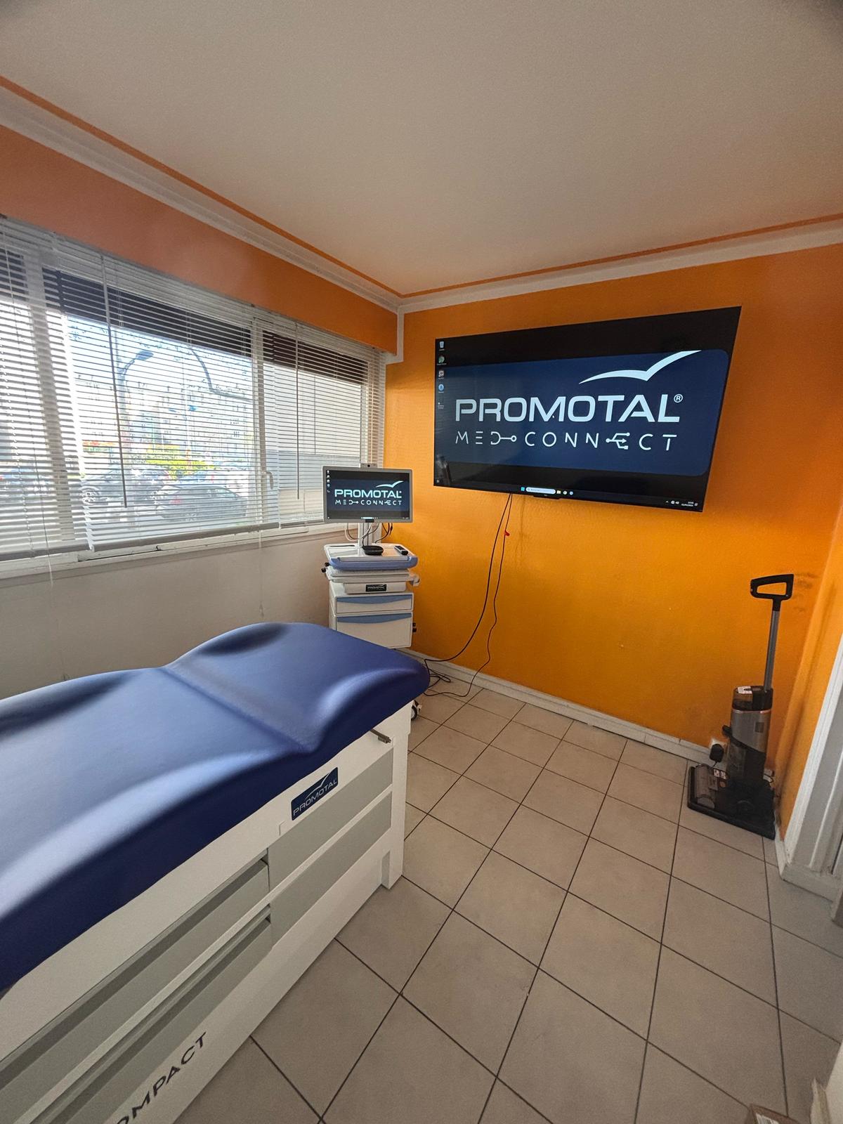 Installation chariot MedConnect dans centre de santé