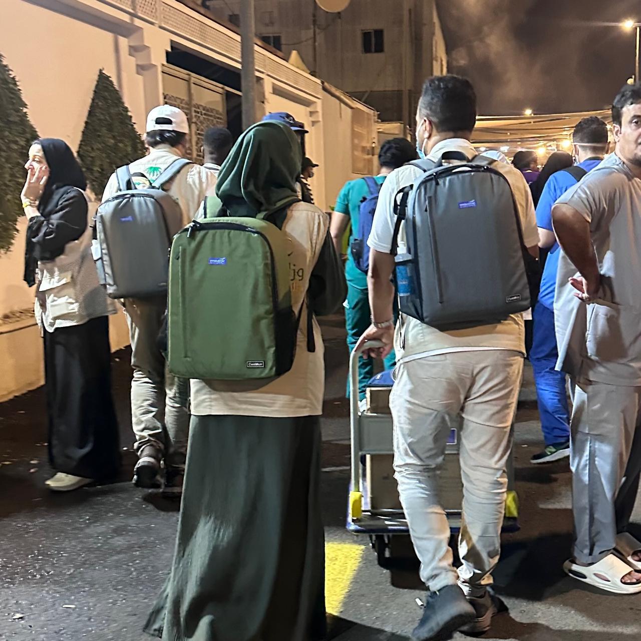 Équipes médicales avec sacs à dos MedConnect lors du Hajj en Arabie Saoudite